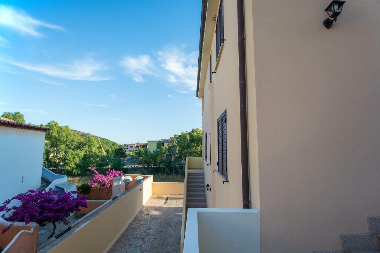 Appartamenti Sole Di Sardegna Кала Либерото Екстериор снимка